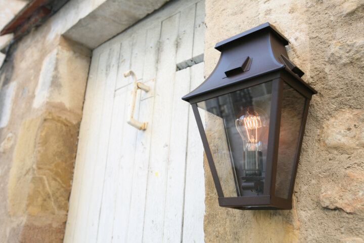 Vieille France Nr. 2 | Aluminium Wandleuchte Roger Pradier